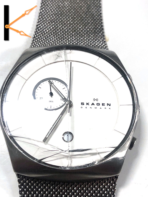 Skagen 6071 gebroken glas Horlogeglas Skagen kapot. Zo maar, uit zichzelf. Kiekt lost dit voor jou op.